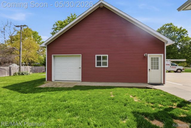 11025 Hamburg Road, Hamburg Township, MI 48189