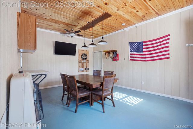 11025 Hamburg Road, Hamburg Township, MI 48189