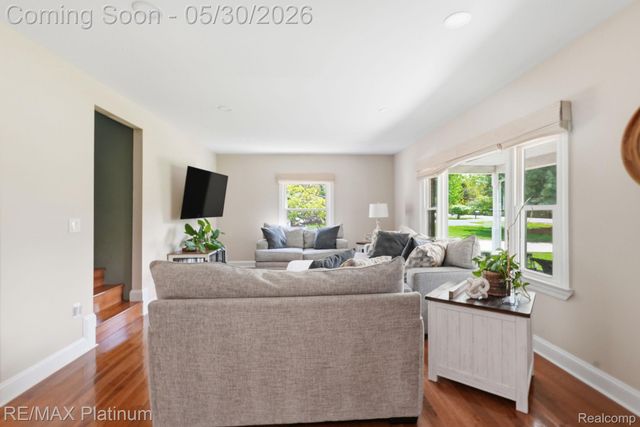 11025 Hamburg Road, Hamburg Township, MI 48189