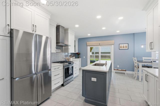 11025 Hamburg Road, Hamburg Township, MI 48189