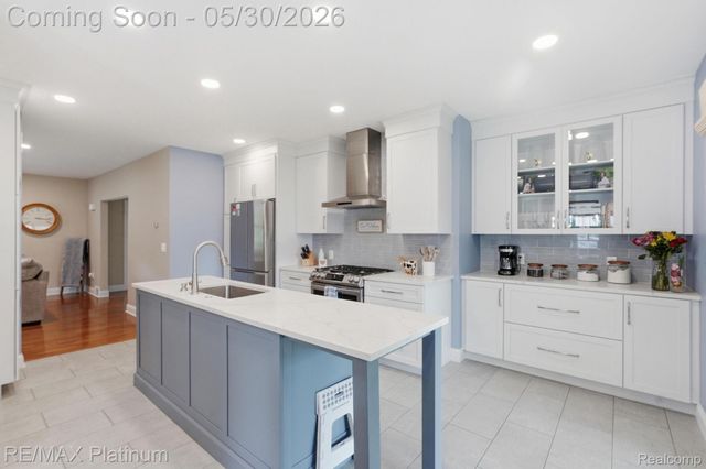 11025 Hamburg Road, Hamburg Township, MI 48189