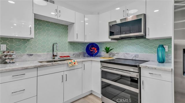 1457 Sunflower Circle N, Palm Springs, CA 92262