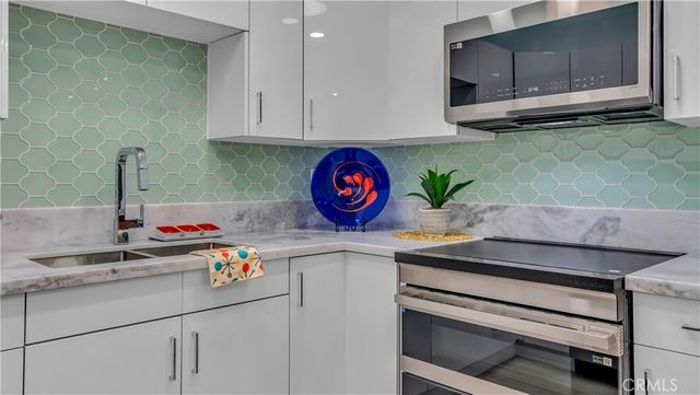 1457 Sunflower Circle N, Palm Springs, CA 92262