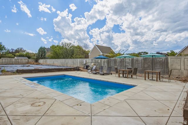 13106 S SOUTH BLAZE CT, Riverton, UT 84065