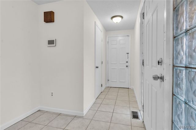 1 Idlebrook Court, Lancaster, NY 14086