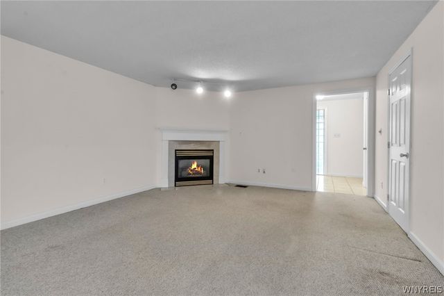 1 Idlebrook Court, Lancaster, NY 14086