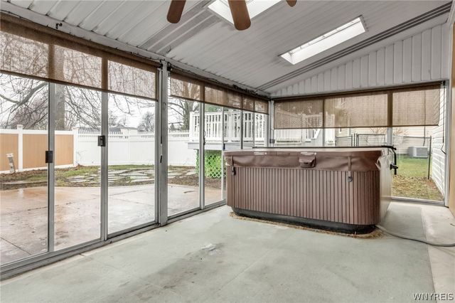 1 Idlebrook Court, Lancaster, NY 14086