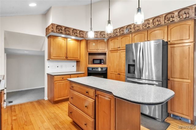 1 Idlebrook Court, Lancaster, NY 14086