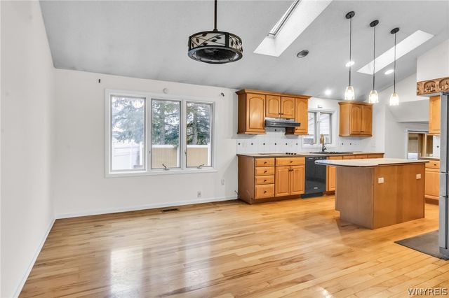 1 Idlebrook Court, Lancaster, NY 14086