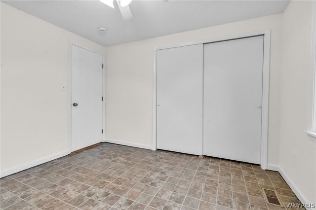 1 Idlebrook Court, Lancaster, NY 14086
