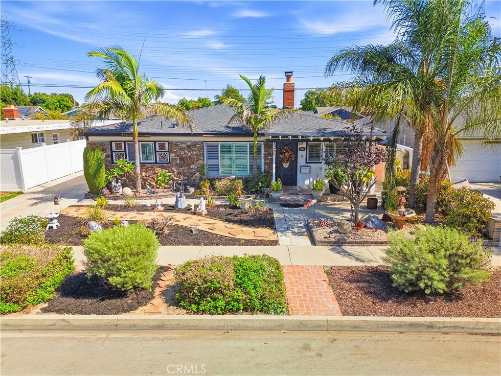 2102 Pattiz Avenue, Long Beach, CA 90815 — exterior