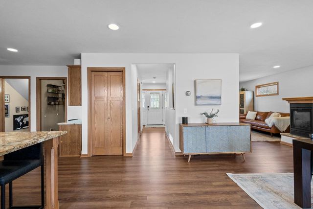 7008 Laufenberg Boulevard, Cross Plains, WI 53528
