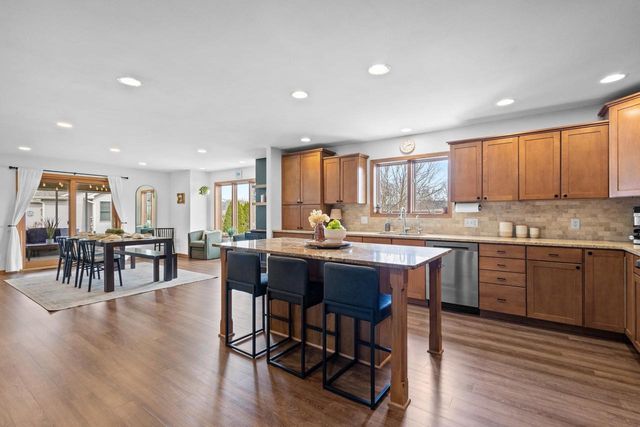 7008 Laufenberg Boulevard, Cross Plains, WI 53528