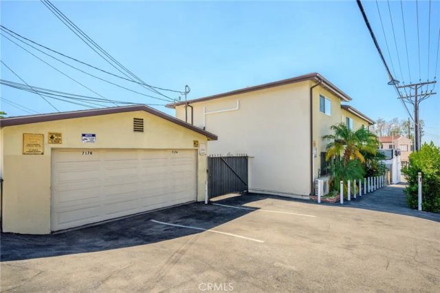 7176 Valmont Street, Tujunga, CA 91042