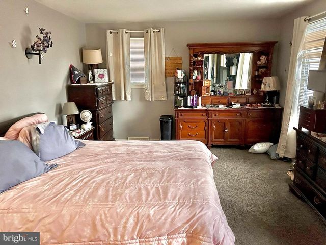 100 PIN OAK DR, Pemberton, NJ 08068