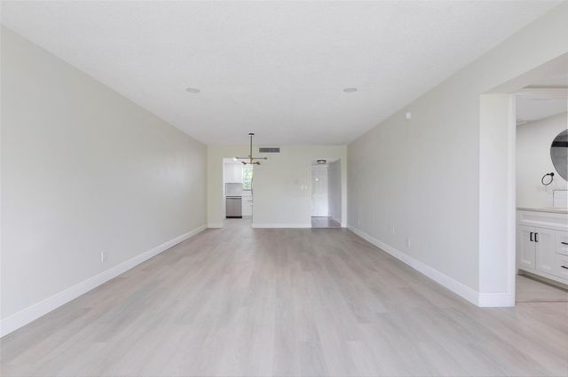 1225 58TH STREET N 203A, St Petersburg, FL 33710