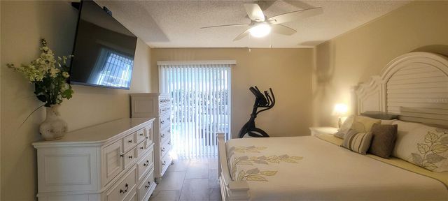 3567 65TH AVENUE CIRCLE E, Sarasota, FL 34243