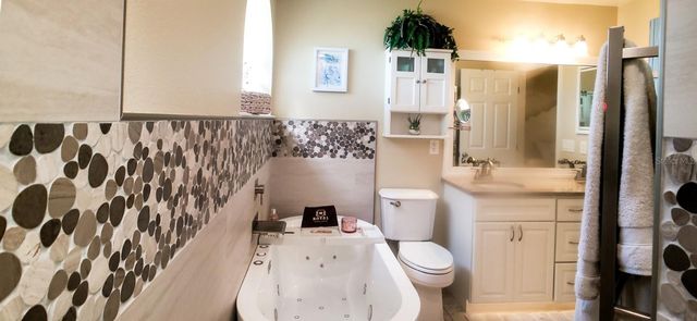 3567 65TH AVENUE CIRCLE E, Sarasota, FL 34243