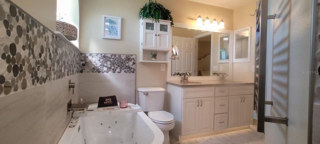 3567 65TH AVENUE CIRCLE E, Sarasota, FL 34243