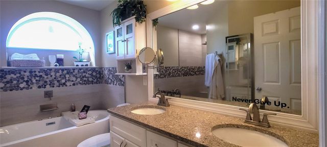 3567 65TH AVENUE CIRCLE E, Sarasota, FL 34243