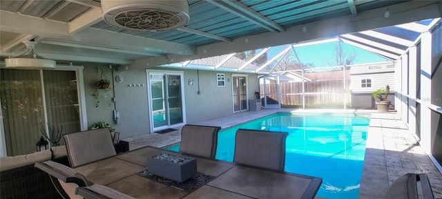 3567 65TH AVENUE CIRCLE E, Sarasota, FL 34243