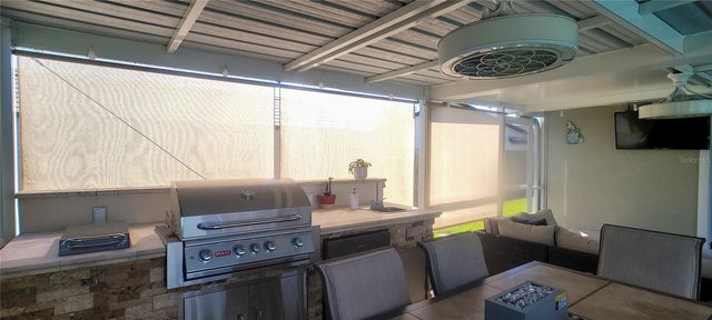 3567 65TH AVENUE CIRCLE E, Sarasota, FL 34243