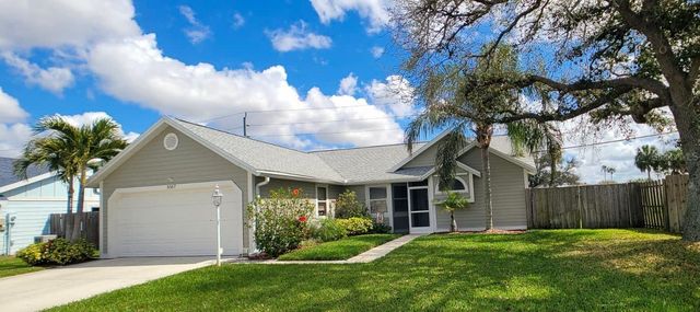 3567 65TH AVENUE CIRCLE E, Sarasota, FL 34243