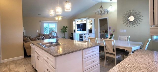 3567 65TH AVENUE CIRCLE E, Sarasota, FL 34243