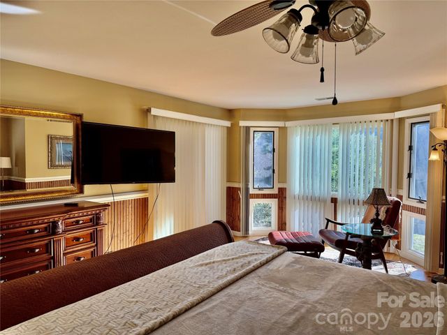111 Burning Tree Lane, Flat Rock, NC 28731