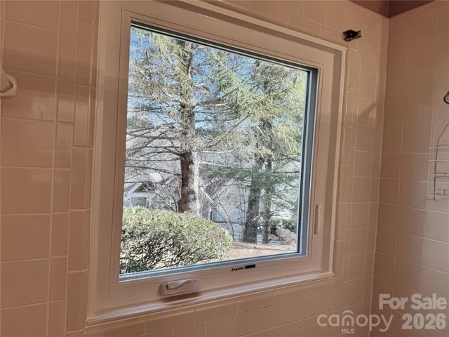 111 Burning Tree Lane, Flat Rock, NC 28731