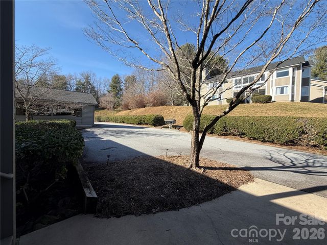 111 Burning Tree Lane, Flat Rock, NC 28731