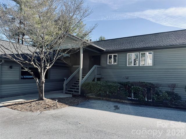 111 Burning Tree Lane, Flat Rock, NC 28731