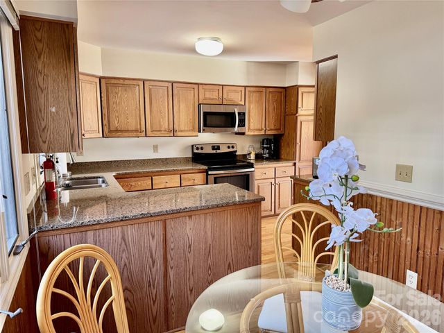 111 Burning Tree Lane, Flat Rock, NC 28731