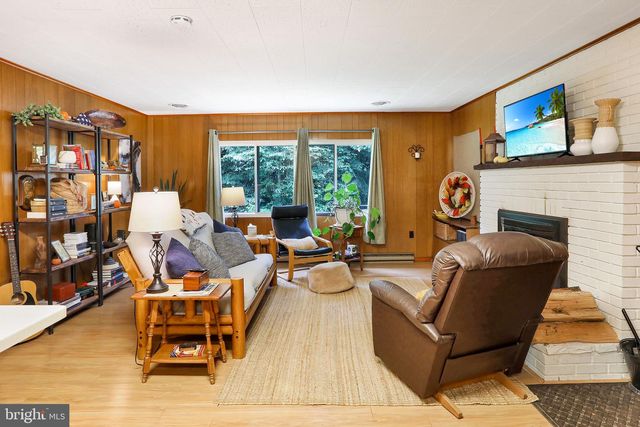 74 ROLLING LN, Harpers Ferry, WV 25425