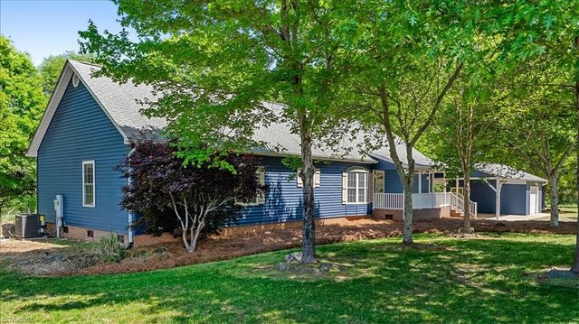 596 Greenbrier Farm Trail, Siler City, NC 27344