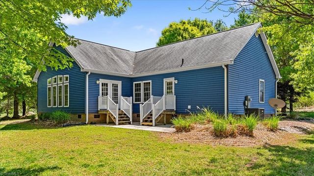 596 Greenbrier Farm Trail, Siler City, NC 27344