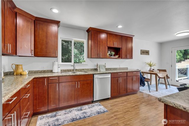 18415 9th Street E, Lake Tapps, WA 98391