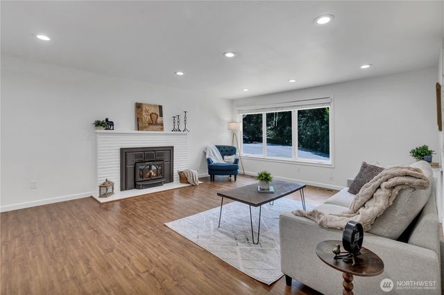 18415 9th Street E, Lake Tapps, WA 98391