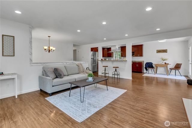 18415 9th Street E, Lake Tapps, WA 98391