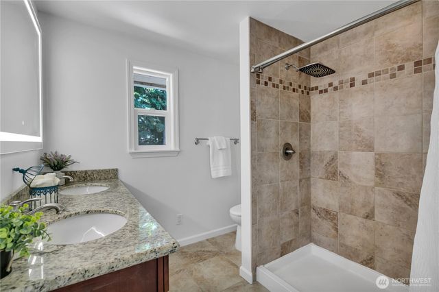 18415 9th Street E, Lake Tapps, WA 98391