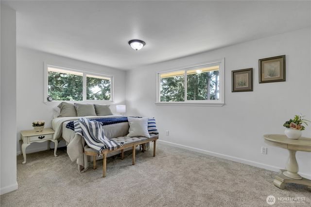 18415 9th Street E, Lake Tapps, WA 98391