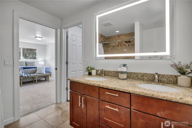18415 9th Street E, Lake Tapps, WA 98391