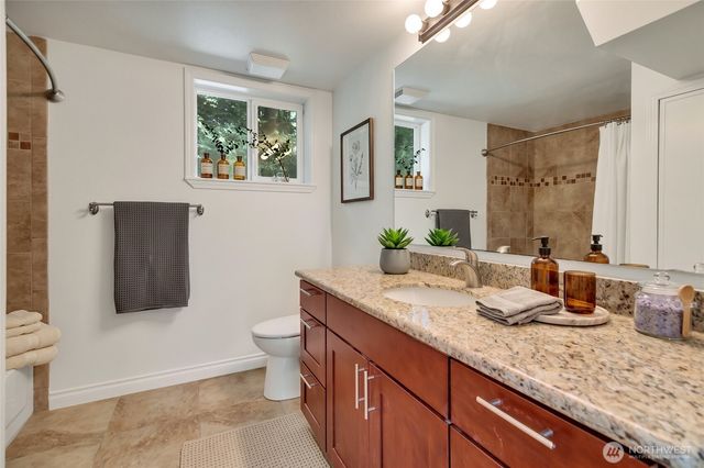 18415 9th Street E, Lake Tapps, WA 98391