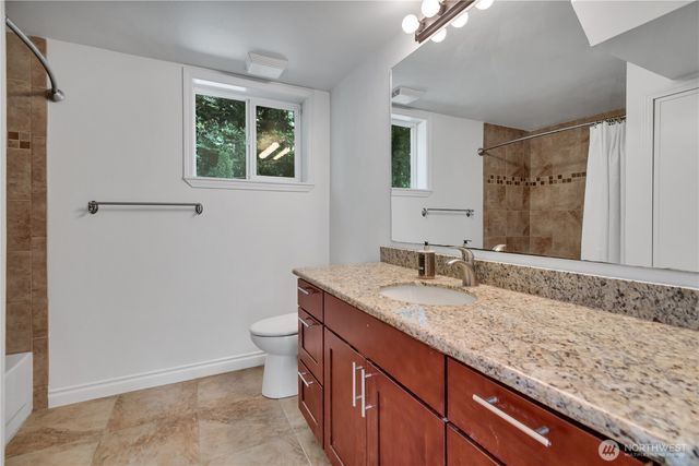 18415 9th Street E, Lake Tapps, WA 98391