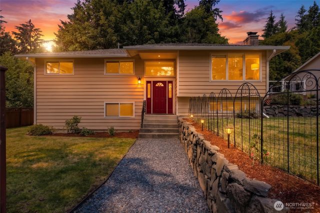 18415 9th Street E, Lake Tapps, WA 98391