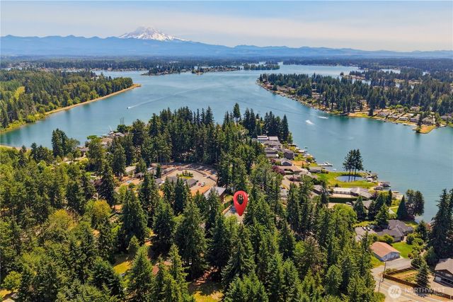 18415 9th Street E, Lake Tapps, WA 98391