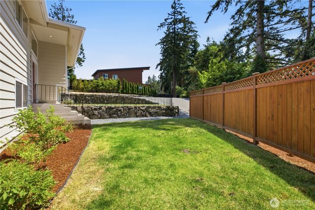 18415 9th Street E, Lake Tapps, WA 98391