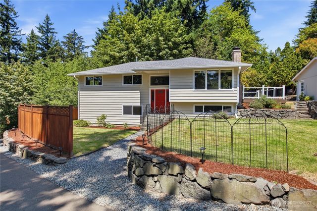 18415 9th Street E, Lake Tapps, WA 98391