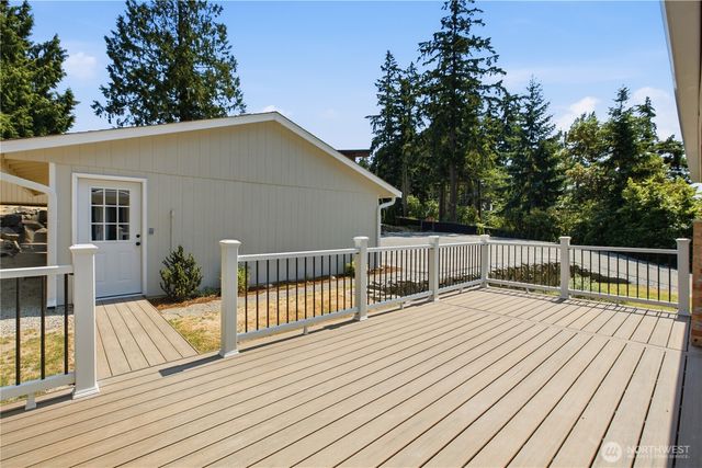 18415 9th Street E, Lake Tapps, WA 98391