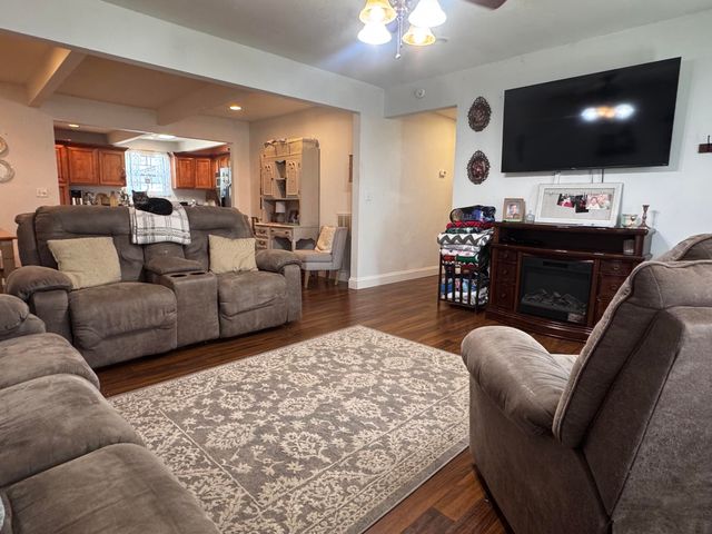 169 E Maryland Avenue, Whitwell, TN 37397